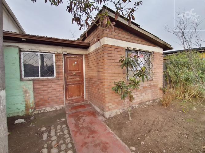 Casa con amplio terreno (240 m2) cercana a metro Santa Julia en La Granja