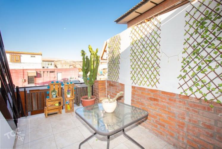 CASA DE TRES PISOS EN VENTA EN CONJUNTO HABITACIONAL SOCOROMA