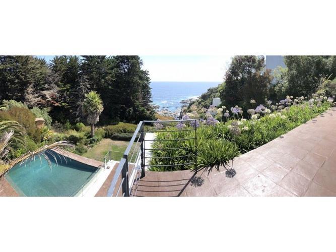 Exquisita, privada y sólida casa en Cachagua