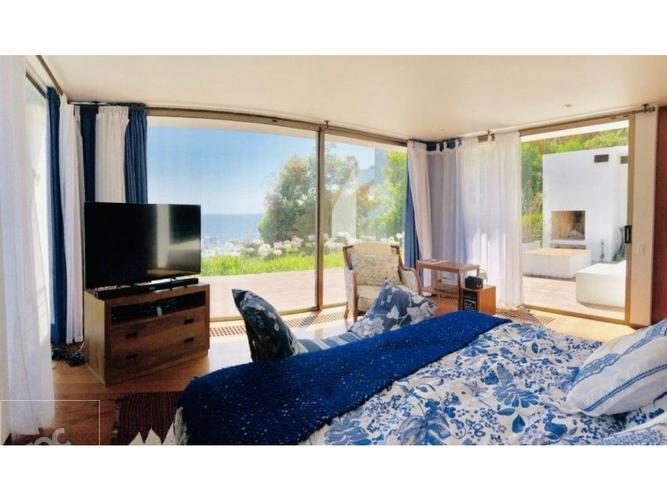 Exquisita, privada y sólida casa en Cachagua