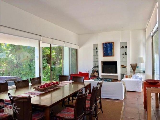 Exquisita, privada y sólida casa en Cachagua