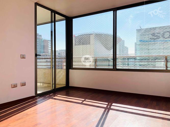 Amplio , Hermoso Departamento , Excelente Ubicacion - La Catedral , Santiago , Metro Santa Ana