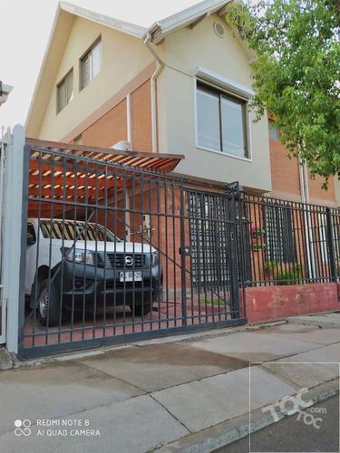 Se vende Casa Jardin Alto 5D 4B