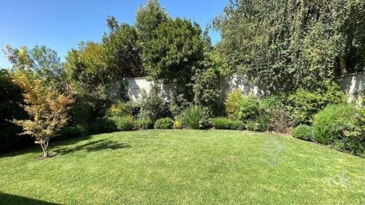 EXCELENTE CASA CON INMEJORABLE UBICACIÓN, EL UMBRAL DE CHICUREO