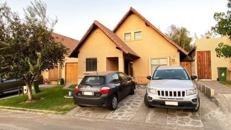 EXCELENTE CASA CON INMEJORABLE UBICACIÓN, EL UMBRAL DE CHICUREO
