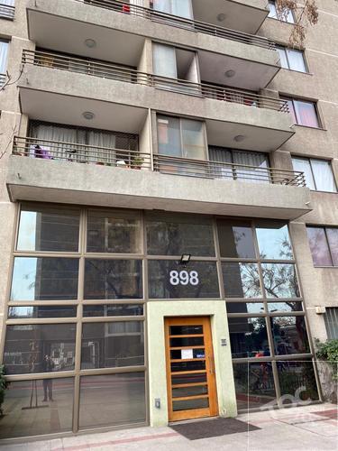 Nataniel Cox 898, Santiago