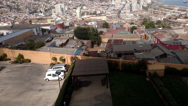 SE ARRIENDA DEPARTAMENTO EN CERRO BARON (AL LADO DE COLEGIO MURIALDO)