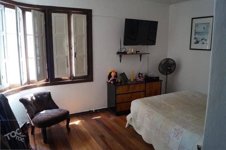 SE VENDEN CASA EN DOMINGO SANTA MARIA 1756 / INDEPENDENCIA