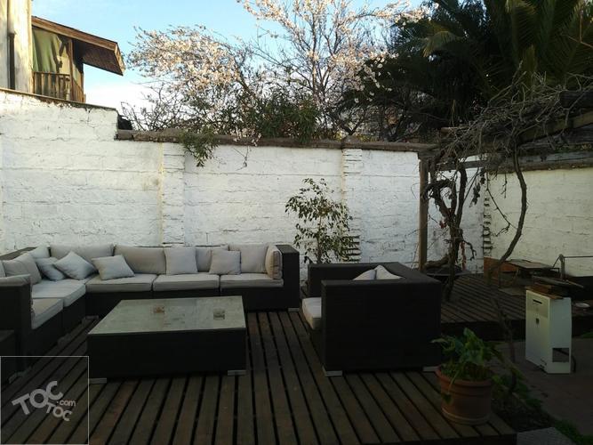 SE VENDEN CASA EN DOMINGO SANTA MARIA 1756 / INDEPENDENCIA