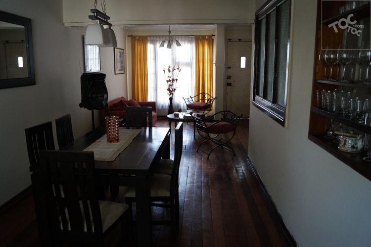 SE VENDEN CASA EN DOMINGO SANTA MARIA 1756 / INDEPENDENCIA
