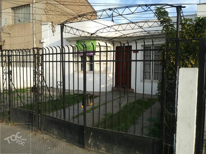 SE VENDEN CASA EN DOMINGO SANTA MARIA 1756 / INDEPENDENCIA
