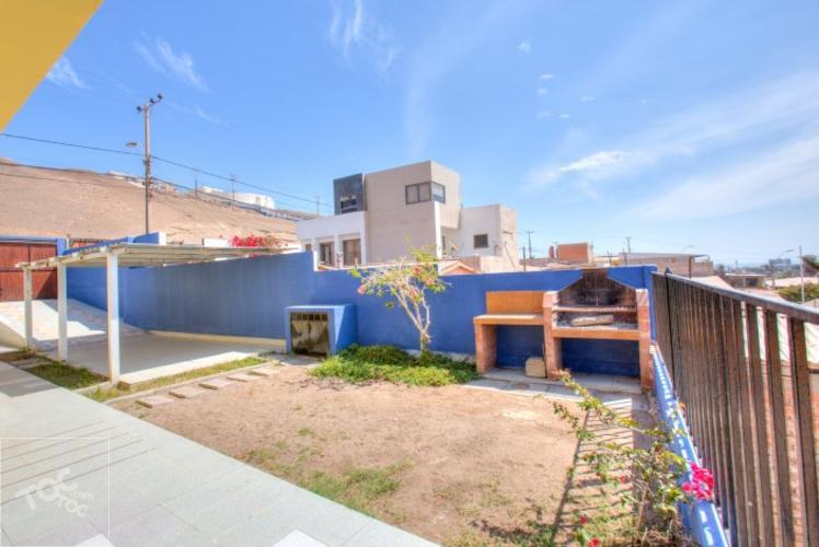 CASA ACOGEDORA CON MARAVILLOSA VISTA DE LA CIUDAD