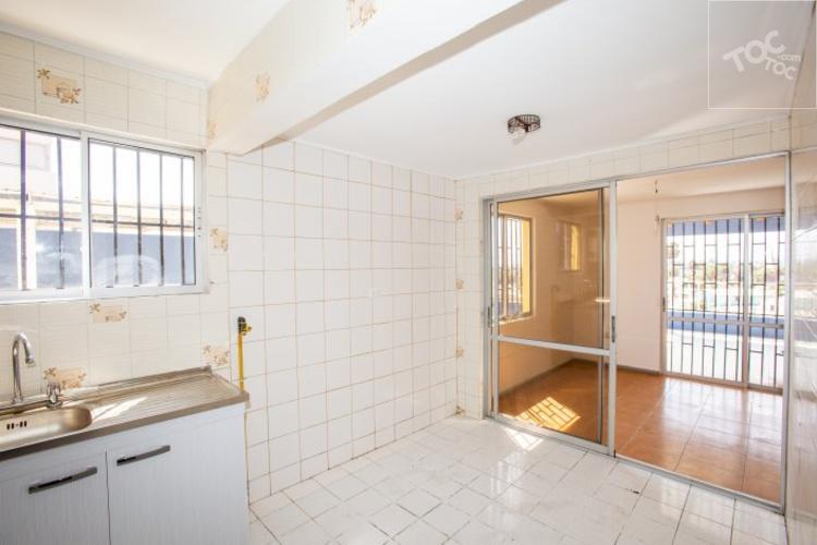 CASA ACOGEDORA CON MARAVILLOSA VISTA DE LA CIUDAD