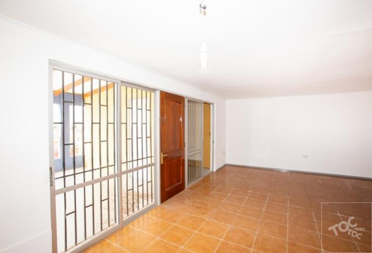 CASA ACOGEDORA CON MARAVILLOSA VISTA DE LA CIUDAD