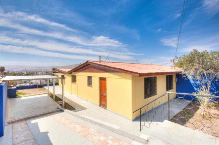 CASA ACOGEDORA CON MARAVILLOSA VISTA DE LA CIUDAD