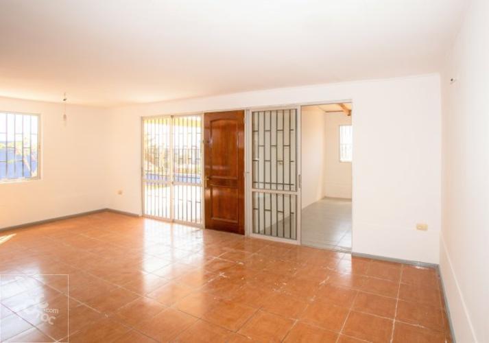CASA ACOGEDORA CON MARAVILLOSA VISTA DE LA CIUDAD
