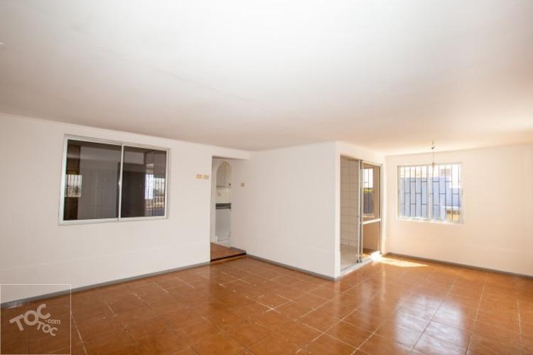 CASA ACOGEDORA CON MARAVILLOSA VISTA DE LA CIUDAD