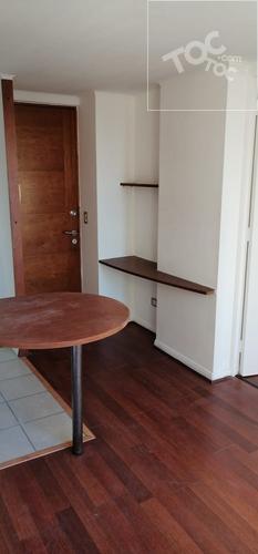 ARRIENDO DEPARTAMENTO EN UN OCTAVO PISO DE 1D 1B DE 26 M2 APROX. VISTA SUR PONIENTE A DOS CUADRAS DEL METRO ESTACIÓN SANTA ANA EN SANTIAGO CENTRO