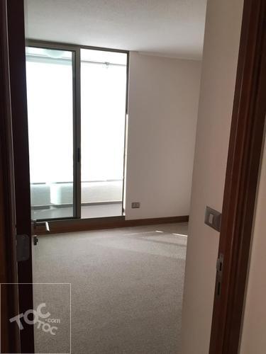 BROKER ARRIENDA 4D+3B+SE+2 EST.+1B