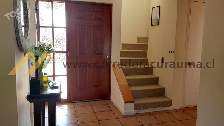 AMPLIA CASA EN CONDOMINIO BORDE LAGUNA CURAUMA