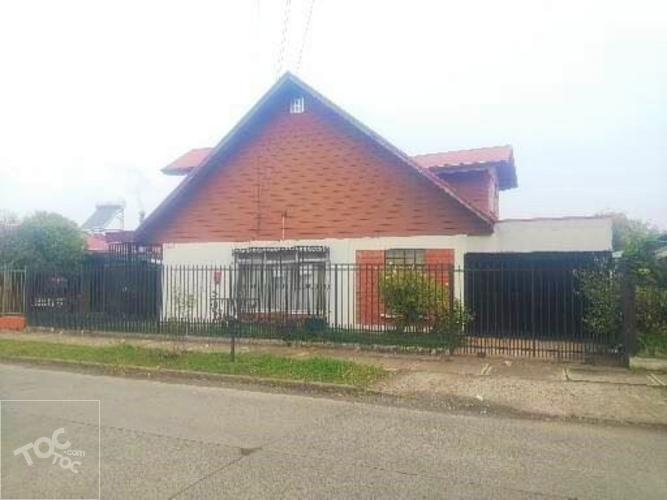 Casa con amplio terreno