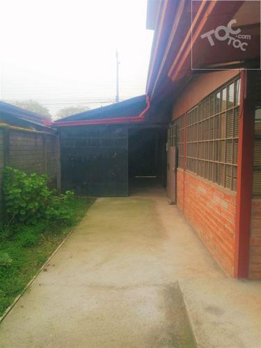 Casa con amplio terreno