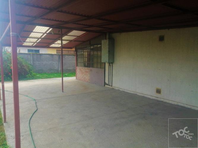 Casa con amplio terreno