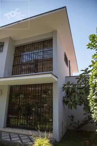 CASA EN ARRIENDO EN ÑUÑOA