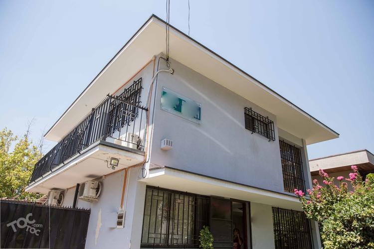 ESPECTACULAR ARRIENDO CASA USO COMERCIAL EN ÑUÑOA