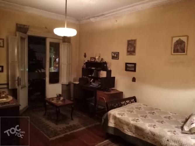 Vendo Casa Terreno 258 mt2, construidos 410 mt2, 2 pisos, 6 dormitorios Almirante Latorre, Barrio República Santiago Centro Chile