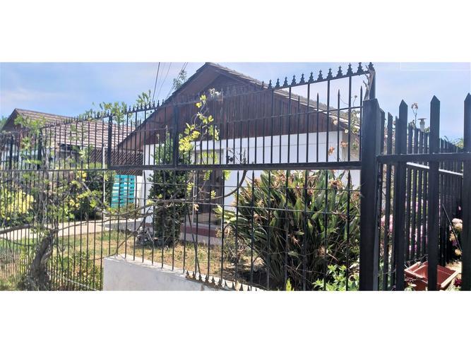 SE VENDE CÓMODA CASA FRENTE AL MALL FLORIDA CENTER