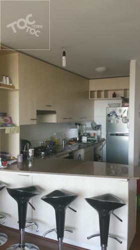 Se arrienda cómodo y luminoso departamento 1 dormitorio,1baño, cocina americana,terraza. Bien ubicado a 3 cuadras de plaza ñuñoa.