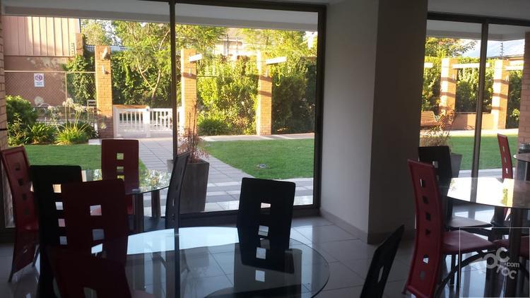 Se arrienda cómodo y luminoso departamento 1 dormitorio,1baño, cocina americana,terraza. Bien ubicado a 3 cuadras de plaza ñuñoa.