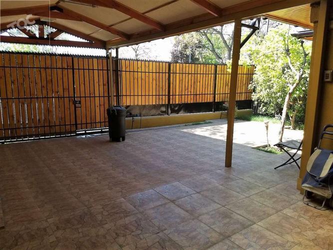 Casa de 2 pisos en Lia Aguirre