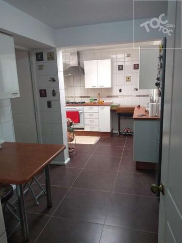 Casa de 2 pisos en Valle Lo Campino