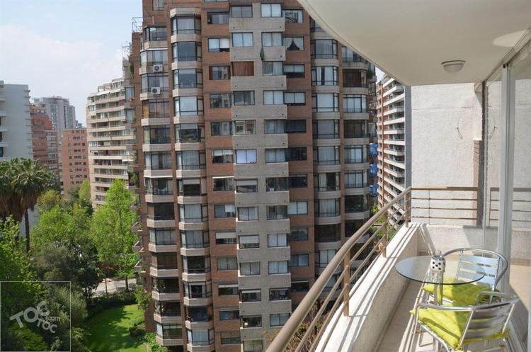 AMOBLADO en MODERNO edificio con Excelentes areas comunes, ESTACIONAMIENTO incluido, Gasto común BAJO! departamento IDEAL PARA EJECUTIVOS DE ALTO CARGO