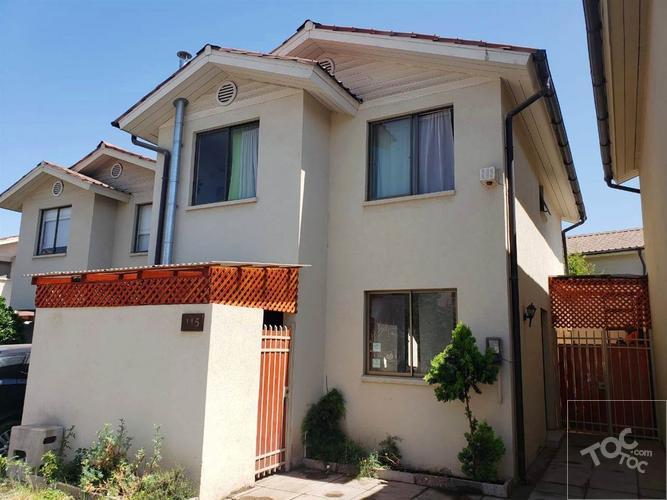 Casa Huechuraba Condominio Lombardia (Berta Correa)