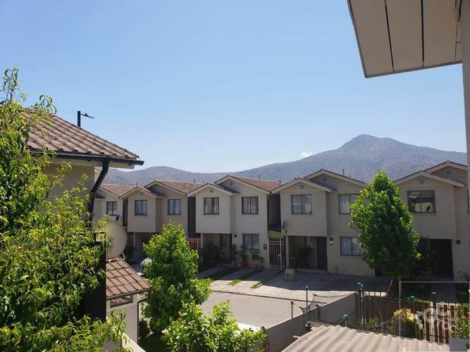 Casa Huechuraba Condominio Lombardia (Berta Correa)