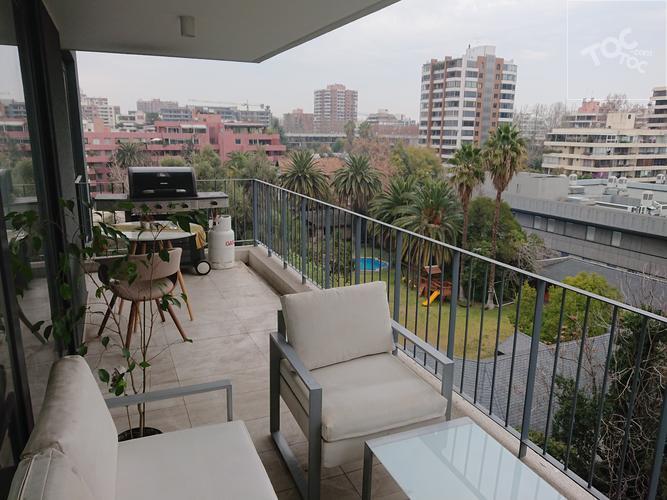 Depto amplio de 1 dormitorio, edificio de 2017, Metro Los Leones (Sin comisión)