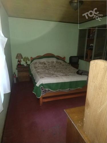 CASA ESQUINA CON LOCAL COMERCIAL