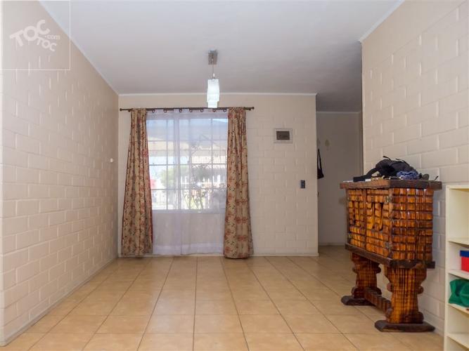 Casa 2 pisos cercana a General Velásquez