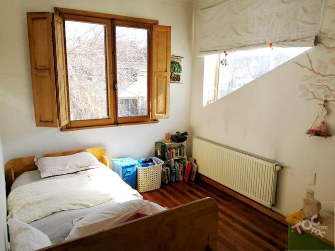 Hermosa Casa de 3 Pisos y Jardin, Ñuñoa