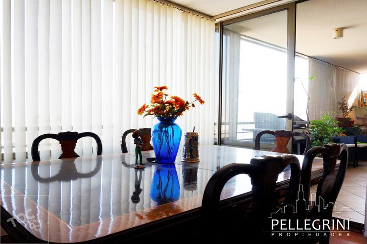 Marchant Pereira 2 dormitorios 2 baños gran terraza 76m2 vista despejada