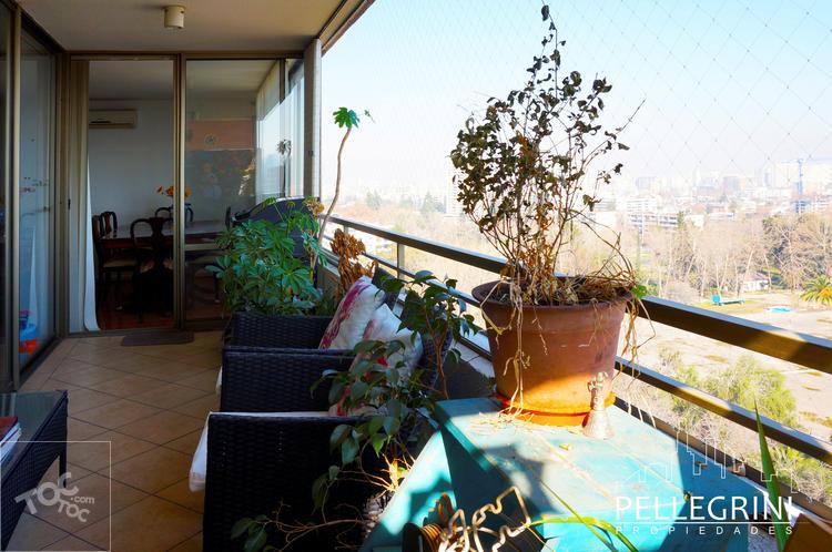 Marchant Pereira 2 dormitorios 2 baños gran terraza 76m2 vista despejada