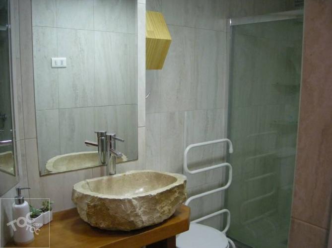 BUENA UBICACIÓN LUMINOSO, AMPLIO, PARQUE INTERIOR, SEMI-AMOBLADO