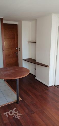 ARRIENDO DEPARTAMENTO EN UN OCTAVO PISO DE 1D 1B DE 26 M2 APROX. VISTA SUR PONIENTE A DOS CUADRAS DEL METRO ESTACIÓN SANTA ANA EN SANTIAGO CENTRO