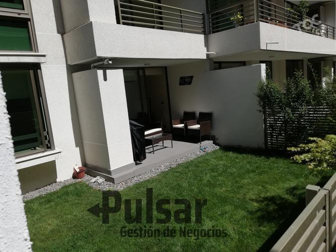 Departamento en Nuñoa con patio privado