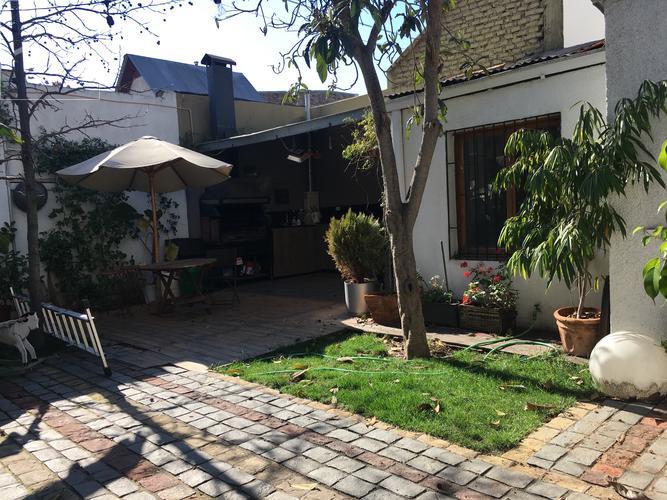 Casa en Ñuñoa, sector Miguel Claro con Sucre