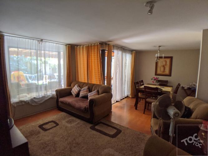 Casa de 2 pisos en Condominio Ciudad Satélite Maipu