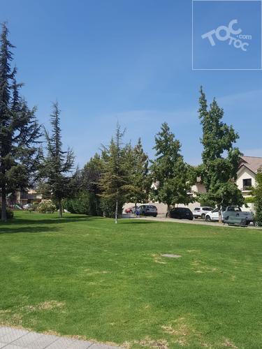 Casa de 2 pisos en Condominio Ciudad Satélite Maipu
